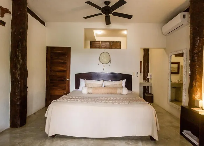 Hip Hotel